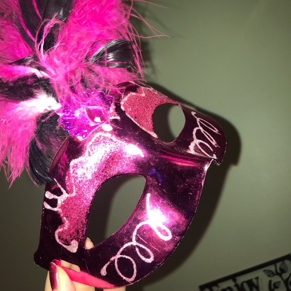 Mask - Picture 2 of 3